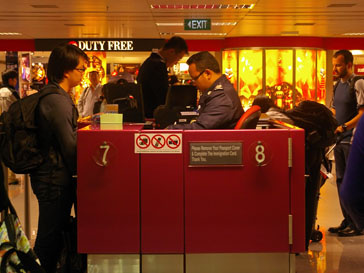 Выбрав компанию «Тулпар Эйр», вы рискуете скупить весь Duty Free в ожидании своего рейса Выбрав компанию «Тулпар Эйр», вы рискуете скупить весь Duty Free в ожидании своего рейса