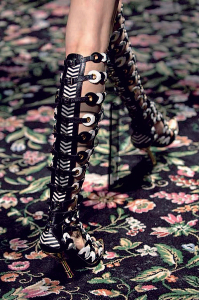 Balenciaga. Balenciaga.