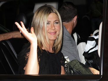 Дженнифер Энистон (Jennifer Aniston) сделала татуировку в честь собаки Дженнифер Энистон (Jennifer Aniston) сделала татуировку в честь собаки