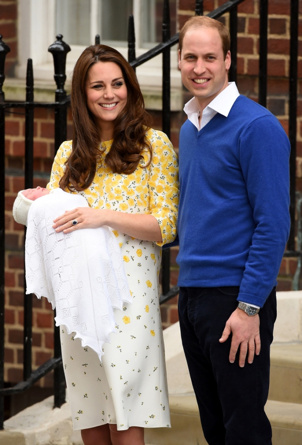 Royal Baby: первые фото новорожденной принцессы