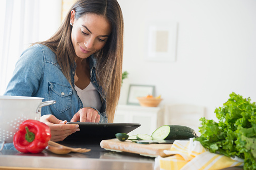 Какие продукты для роста волос нужно включить в рацион продукты для роста волос