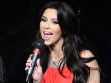 Ким Кардашьян (Kim Kardashian) запела Ким Кардашьян (Kim Kardashian) запела