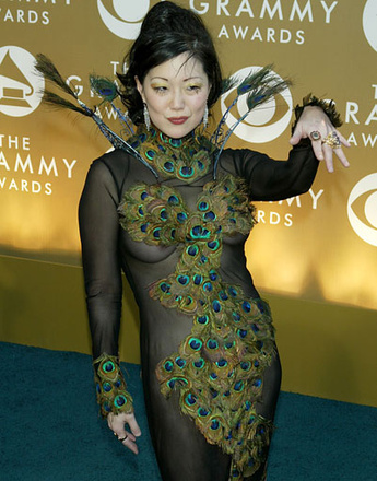 Маргарет Чо (Margaret Cho) на "Грэмми", 2004 год