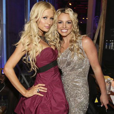 Пэрис Хилтон и Бритни Спирс на MTV Video Music Awards-2008 Пэрис Хилтон и Бритни Спирс на MTV Video Music Awards-2008