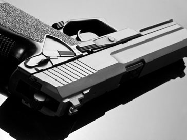 Прапорщик Власов покончил с собой после того, как выстрелил в лицо жене Прапорщик Власов покончил с собой после того, как выстрелил в лицо жене