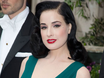 Дите Фон Тиз (Dita Von Teese) нравится считать себя модным дизайнером Дите Фон Тиз (Dita Von Teese) нравится считать себя модным дизайнером