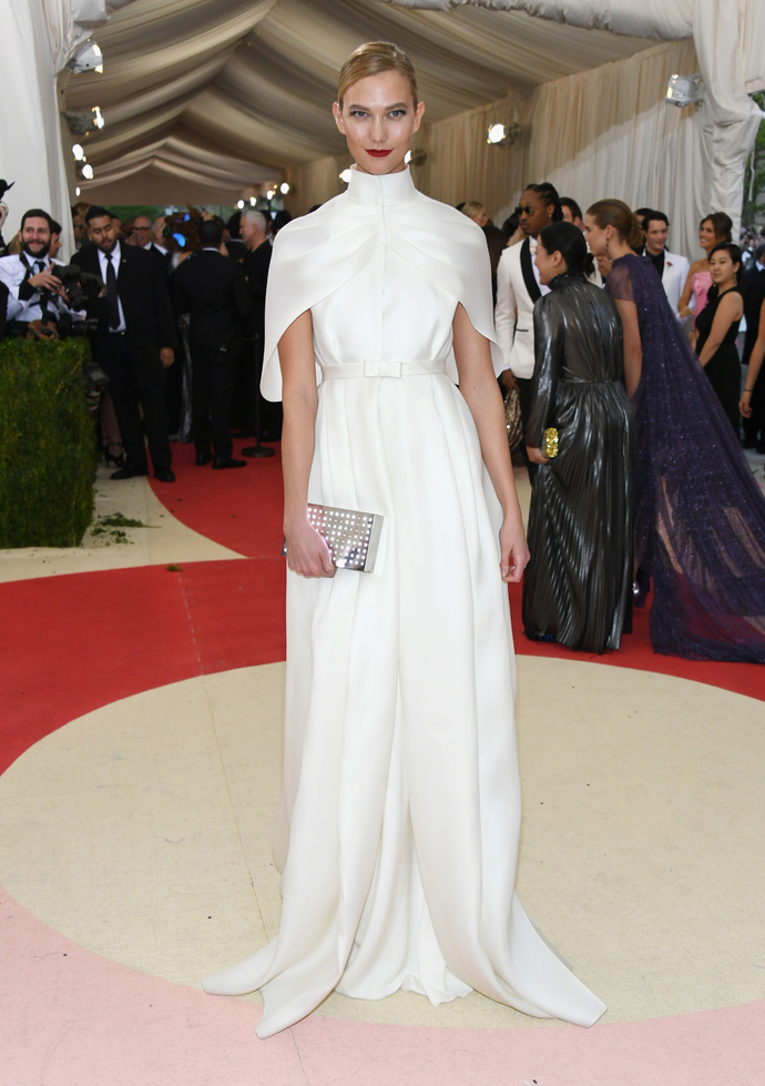 Карли Клосс в Brandon Maxwell