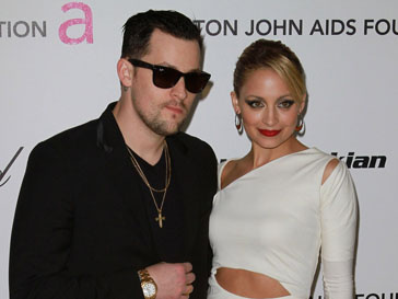Джоел Мэдден (Joel Madden) и Николь Ричи (Nicole Richie) ссорятся через Twitter Джоел Мэдден (Joel Madden) и Николь Ричи (Nicole Richie) ссорятся через Twitter