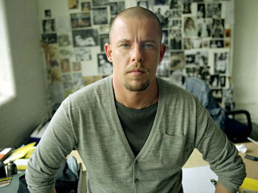 Александр Маккуин (Alexander McQueen) внес в завещание своих трех собак Александр Маккуин (Alexander McQueen) внес в завещание своих трех собак