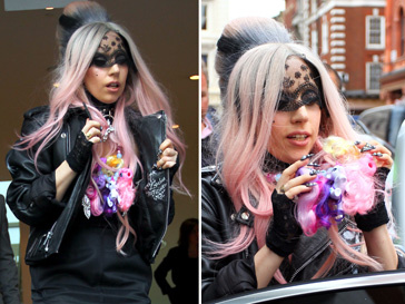 Леди ГаГа хвастается своим новым аксессуаром Леди ГаГа, Lady GaGa, My Little Pony