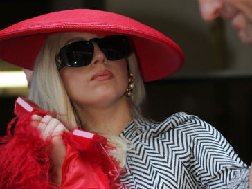 Леди ГаГа (Lady GaGa) выступила против Lady Goo Goo Леди ГаГа (Lady GaGa) выступила против Lady Goo Goo