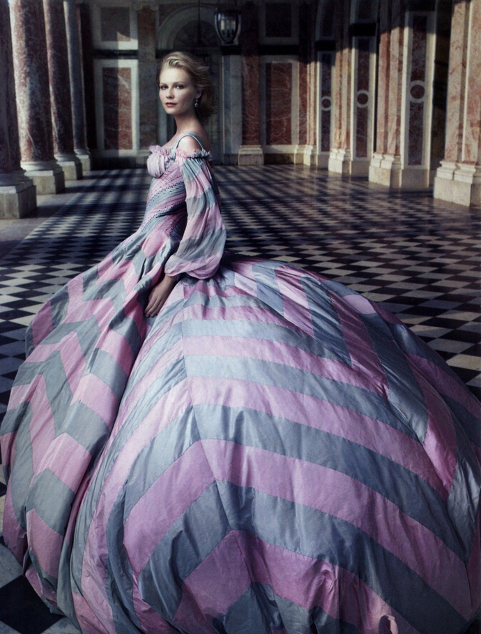 Мария Антуанетта (Кирстен Данст)