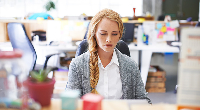 На работе я всегда держусь особняком На работе я всегда держусь особняком
