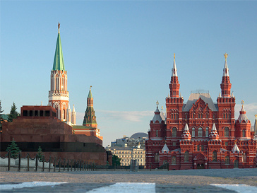 Скоро Красная площадь примет выпускников московских школ. Скоро Красная площадь примет выпускников московских школ.
