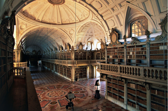 Королевская библиотека во дворце Марфа, Португалия