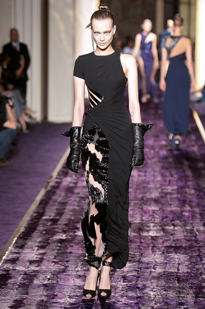 В Париже прошел показ Atelier Versace