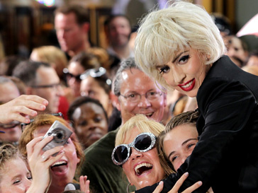 Леди ГаГа (Lady GaGa) стала самой популярной в этом году Леди ГаГа (Lady GaGa) стала самой популярной в этом году