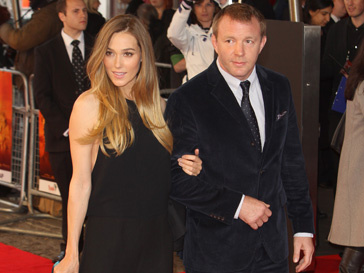 Гай Ричи (Guy Ritchie) и Джеки Эйнсли назвали сына Рафаэлем Гай Ричи (Guy Ritchie) и Джеки Эйнсли назвали сына Рафаэлем