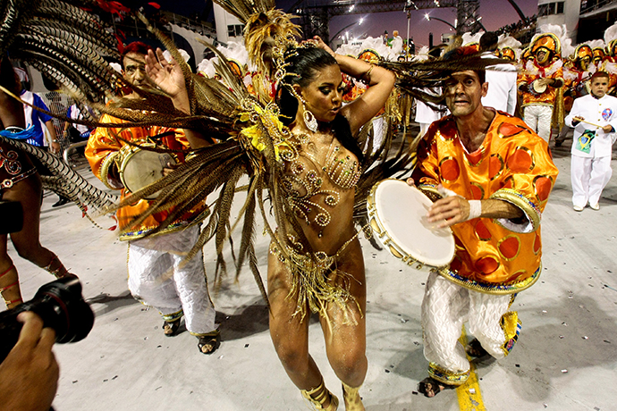 Карнавал в Рио-де-Жанейро танцы