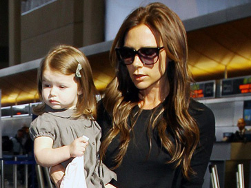 Виктория Бекхэм (Victoria Beckham) с дочкой Харпер Севен (Harper Seven) Виктория Бекхэм (Victoria Beckham) с дочкой Харпер Севен (Harper Seven)