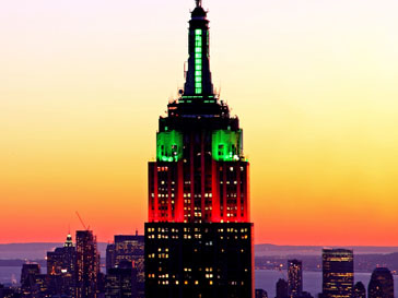 Empire State Building напомнит нью-йоркцам, как важно помочь пострадавшей от серии землетрясений и цунами Японии Empire State Building напомнит нью-йоркцам, как важно помочь пострадавшей от серии землетрясений и цунами Японии