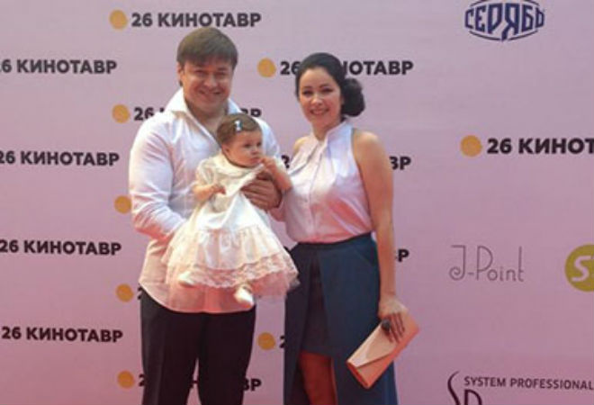 Любовь Тихомирова с семьей Любовь Тихомирова с семьейфото