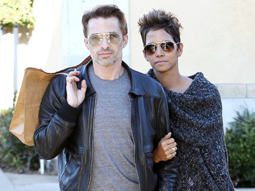Холли Берри (Halle Berry) Ольвье Мартинес Холли Берри (Halle Berry) и Ольвье Мартинес