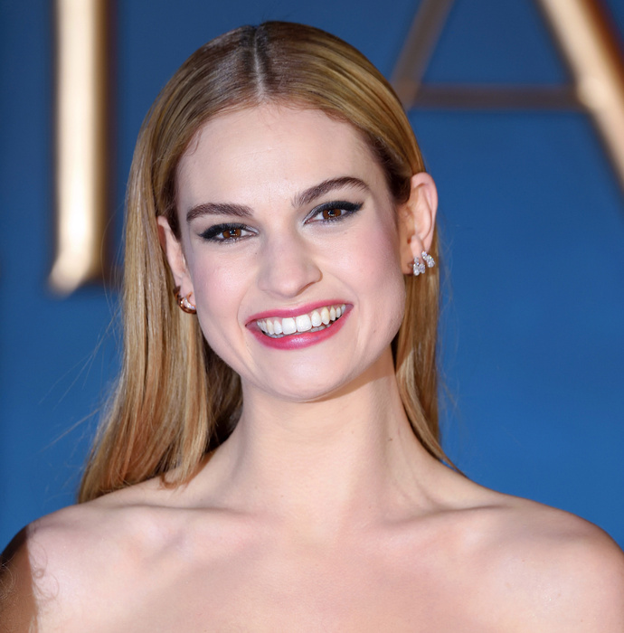 Лили Джеймс Лили Джеймс