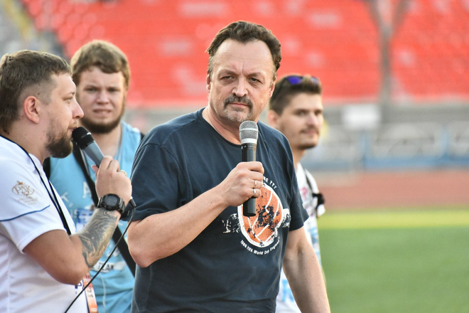 Комментатор Виктор Гусев Комментатор Виктор Гусев