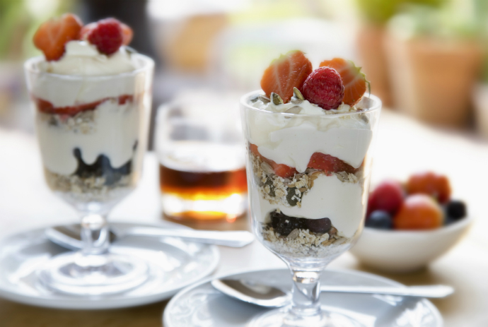 Йогурт со злаками и ягодами Йогурт со злаками и ягодами