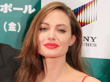 Анджелина Джоли (Angelina Jolie) прокомментировала критическое отношение к ее фильму в Сербии Анджелина Джоли (Angelina Jolie) прокомментировала критическое отношение к ее фильму в Сербии