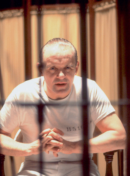 При одном взгляде на него возникает интуитивное ощущение, будто что-то здесь не так