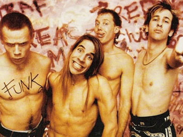 Red Hot Chili Peppers дали благотворительный концерт Red Hot Chili Peppers дали благотворительный концерт