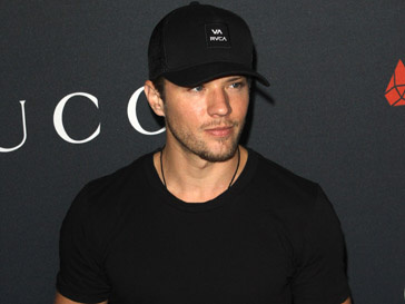 Райн Филипп (Ryan Phillippe) страдает от газетных сплетен Райн Филипп (Ryan Phillippe) страдает от газетных сплетен
