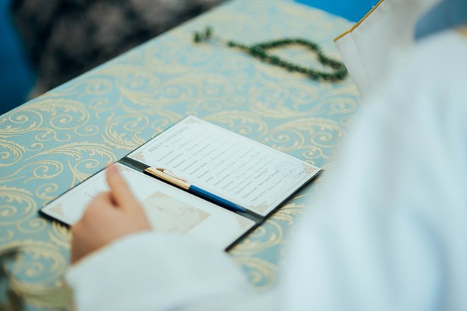 Что подарить на никах: правила обычаи