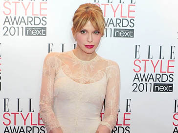 Кортни Лав (Courtney Love) существенно пошатнула свое итак не завидное финансовое положение Кортни Лав (Courtney Love) существенно пошатнула свое итак не завидное финансовое положение