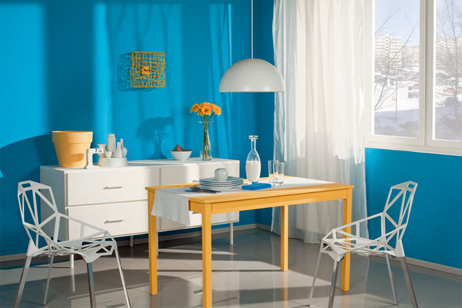 Стол «Ингу» (ИКЕА), 1490 руб.; Стул One (Magis Design, Италия), 26 000 руб., Design Boom; Светильник подвесной «ИКЕА 365+ Браса» (ИКЕА, Швеция), 1990 руб.; Кашпо (Faiencerie de Charolles, Франция), 9900 руб., «Пурпур»; Салатник (Royal Porcelain Kingdom of Thailand for Yarka), 1050 руб., «Евродом»; Ваза (Pols Potten, Нидерланды), 6075 руб., «Пурпур»; Часы Ti Aspetto Dietro L’angolo (Diamantini & Domeniconi, Италия), 15 600 руб., Design Boom; Календарь Timor (Danese Milano, Италия), 6990 руб., Design Boom; Столовые приборы «Arona» (Zwilling J.A.Henckels, Германия), 13 470 руб./24 предмета, «Евродом»; Графин (Gunter Lambert, Германия), 6000 руб., «Пурпур»; Ваза (Leonardo, Германия), 2280 руб., «Евродом»; Блюдо (Royal Porcelain Kingdom of Thailand for Yarka), 780 руб., «Евродом». Стол «Ингу» (ИКЕА), 1490 руб.; Стул One (Magis Design, Италия), 26 000 руб., Design Boom; Светильник подвесной «ИКЕА 365+ Браса» (ИКЕА, Швеция), 1990 руб.; Кашпо (Faiencerie de Charolles, Франция), 9900 руб., «Пурпур»; Салатник (Royal Porcelain Kingdom of Thailand for Yarka), 1050 руб., «Евродом»; Ваза (Pols Potten, Нидерланды), 6075 руб., «Пурпур»; Часы Ti Aspetto Dietro L’angolo (Diamantini & Domeniconi, Италия), 15 600 руб., Design Boom; Календарь Timor (Danese Milano, Италия), 6990 руб., Design Boom; Столовые приборы «Arona» (Zwilling J.A.Henckels, Германия), 13 470 руб./24 предмета, «Евродом»; Графин (Gunter Lambert, Германия), 6000 руб., «Пурпур»; Ваза (Leonardo, Германия), 2280 руб., «Евродом»; Блюдо (Royal Porcelain Kingdom of Thailand for Yarka), 780 руб., «Евродом».