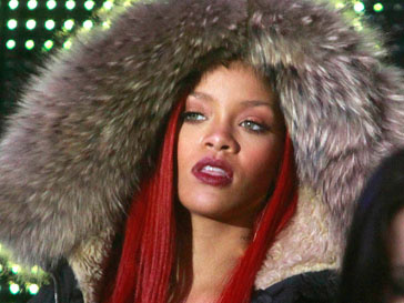 Рианна (Rihanna) попросила номер телефона Колина Фаррелла Рианна (Rihanna) попросила номер телефона Колина Фаррелла
