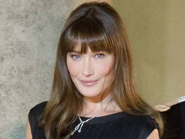 Карла Бруни (Carla Bruni) пишет песни Карла Бруни (Carla Bruni) пишет песни