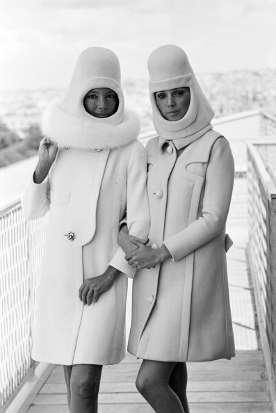Шляпа-шлем Pierre Cardin Шляпа-шлем Pierre Cardin