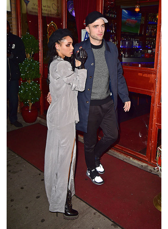 Талия Барнетт и Робрет Паттинсон