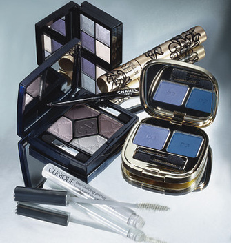 Квартет теней Le Prisme, тон 75, Givenchy Тушь Lash Queen Sexy Blacks, тон 01, Helena Rubinstein Водостойкий контур для глаз Stylo Yeux Waterproof, тон 83, Chanel Палитра теней 5 Couleurs, тон 844, Dior Двухцветные тени Smooth Eye Colour Duo, тон 180, Dolce & Gabbana Основа под тушь Lash Building Primer, Clinique