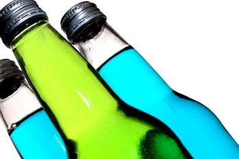 Головную боль могут запросто вызвать газированные напитки. Головную боль могут запросто вызвать газированные напитки.