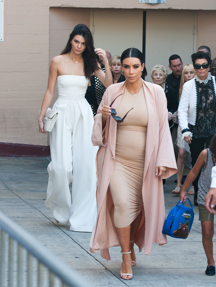 30 лучших нарядов беременной Ким Кардашьян