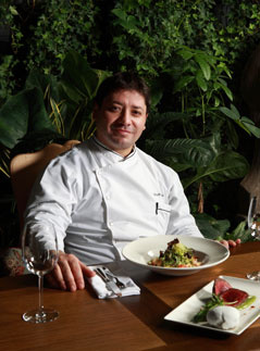 Шеф-повар ресторана "the Сад" Адриан Кетглас Новый год, мясо, картофель, Рождество, говядина, Новогодние блюда, новогодний стол, основное блюдо, горячее, новогодние рецепты, кулинарный мастер-класс, фаршированный картофель, праздничный рецепт, праздничные блюда