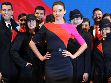 Миранда Керр (Miranda Kerr) на показе униформы авиакомпании Qantas Миранда Керр (Miranda Kerr) на показе униформы авиакомпании Qantas