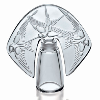 Хрустальный флакон для духов Trois Hirondelles, Lalique, салон Gallery Royal/ЦУМ, бутик «Жукоffка Плаза». Хрустальный флакон для духов Trois Hirondelles, Lalique, салон Gallery Royal/ЦУМ, бутик «Жукоffка Плаза».