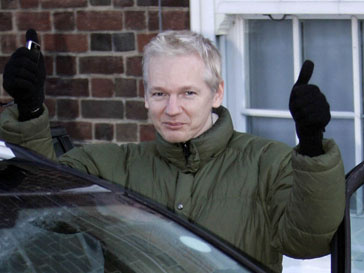 Джулиан Ассандж (Julian Assange) пишет мемуары Джулиан Ассандж (Julian Assange) пишет мемуары