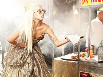 18 сентября выйдет мини-альбом с новыми версиями песни Леди ГаГа (Lady GaGa) «You and I» 18 сентября выйдет мини-альбом с новыми версиями песни Леди ГаГа (Lady GaGa) «You and I»