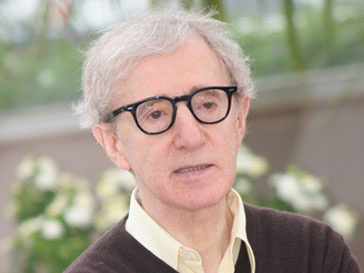 Руби из Марокко кажется Вуди Аллену (Woody Allen) весьма привлекательной Руби из Марокко кажется Вуди Аллену (Woody Allen) весьма привлекательной